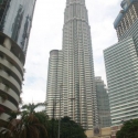 Straatbeeld met Petronas torens 452 m hoog